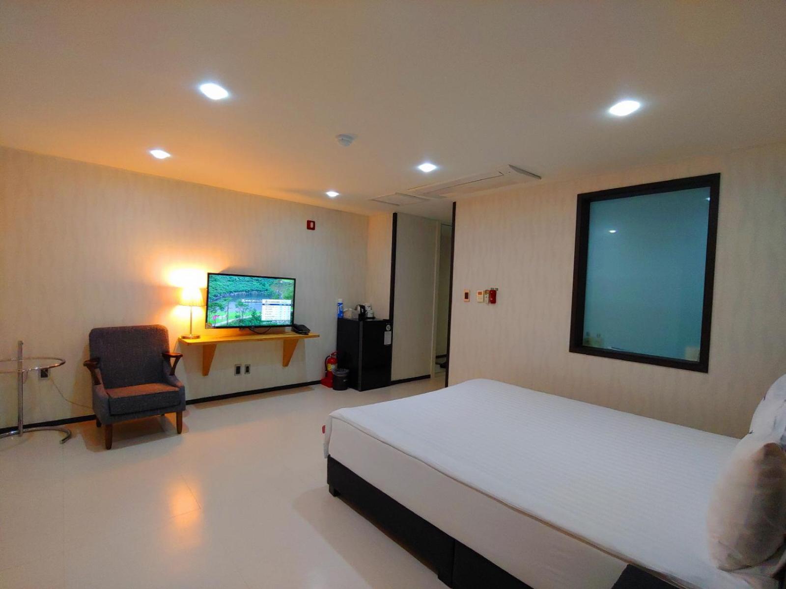 Hotel Rhangju Согвипхо Экстерьер фото