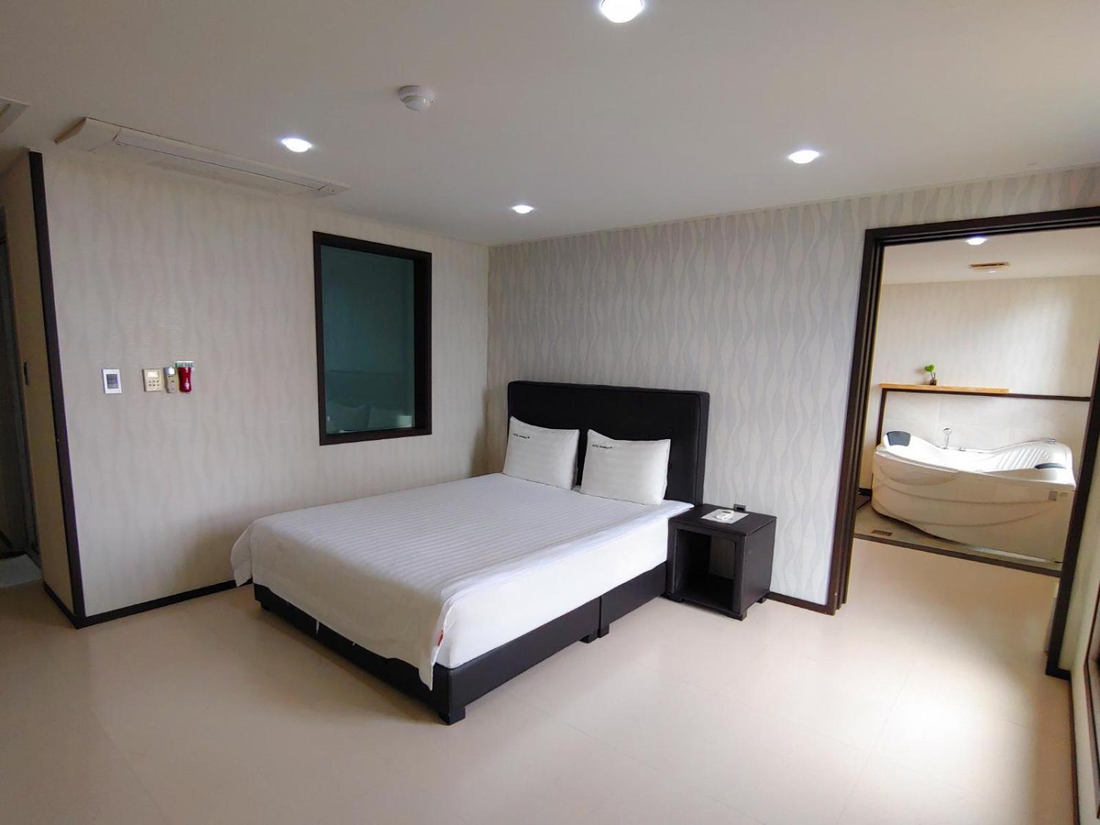 Hotel Rhangju Согвипхо Экстерьер фото